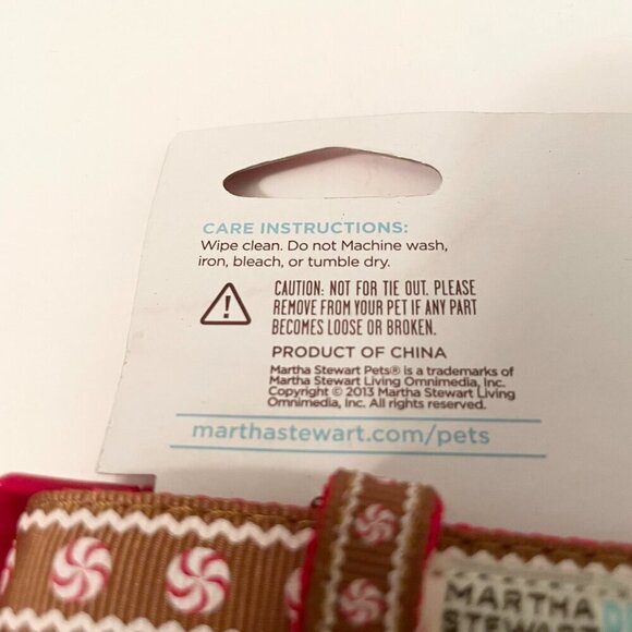 Kong Beaver Removable Squeaker Dog Toy and Martha Steward Pets Adjustable Collar - Picture 7 of 16